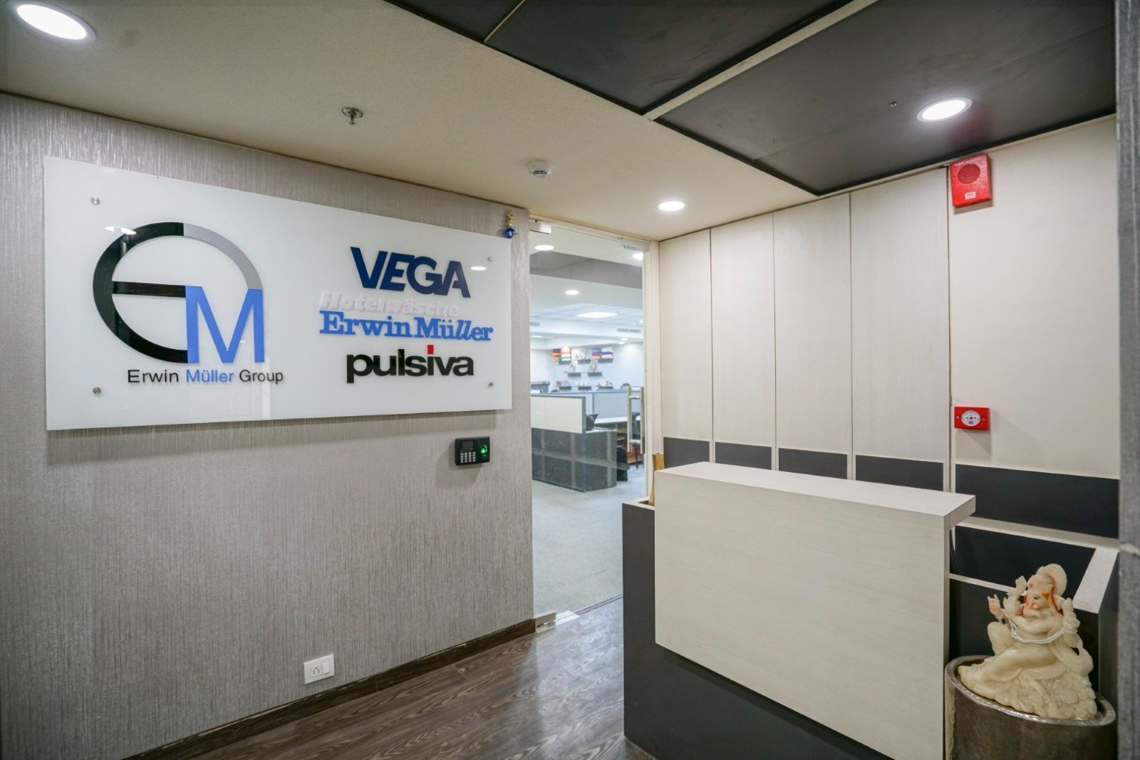 VEGA -ELWIN MULLER